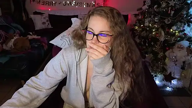 Miss luxiole online show from December 22, 2025, 7:52 am