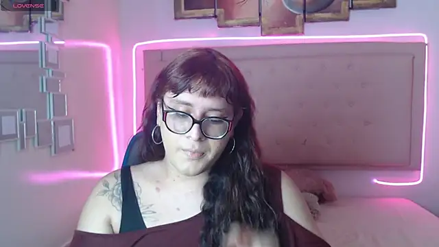 Snapshot of kathepickmanx chatting on April 7, 2026, 4:03 am kathepickmanx online show from April 7, 2026, 4:03 am