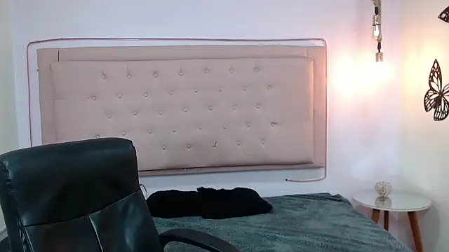 kathepickmanx online show from September 26, 2025, 3:35 am