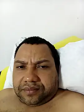 Snapshot of Marcio2235 chatting on October 15, 2025, 4:55 am Marcio2235 online show from October 15, 2025, 4:55 am