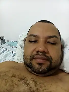 Snapshot of Marcio2235 chatting on November 25, 2025, 4:57 am Marcio2235 online show from November 25, 2025, 4:57 am