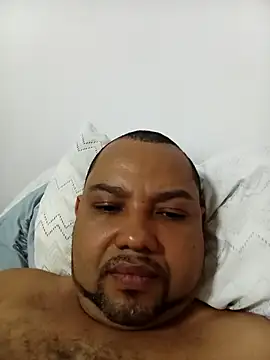 Snapshot of Marcio2235 chatting on November 17, 2025, 10:36 pm Marcio2235 online show from November 17, 2025, 10:36 pm