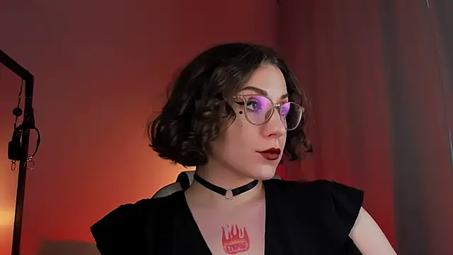 Eva Moss  online show from March 15, 2025, 4:57 am