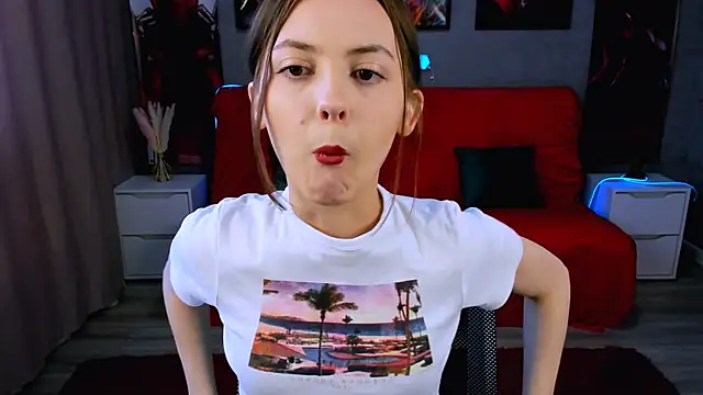 Snapshot of JesssWalker chatting on March 19, 2025, 6:24 am JesssWalker online show from March 19, 2025, 6:24 am