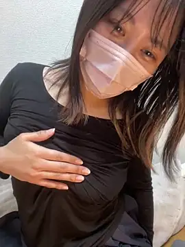 Snapshot of momo-love chatting on February 3, 2025, 5:40 am momo-love online show from February 3, 2025, 5:40 am