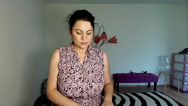 VixenVibesX online show from June 18, 2026, 11:59 am