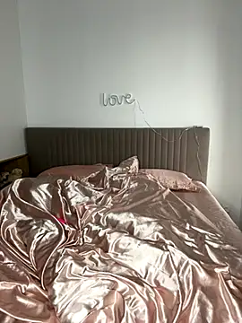 Snapshot of anna_elfi chatting on October 18, 2025, 10:17 am anna elfi online show from October 18, 2025, 10:17 am