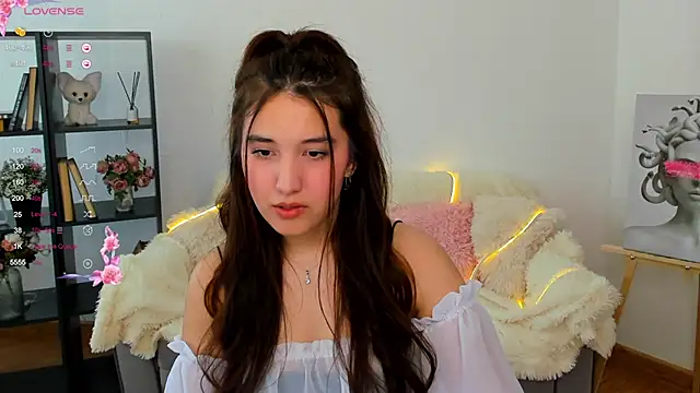 Snapshot of anna_elfi chatting on March 8, 2025, 6:43 am anna elfi online show from March 8, 2025, 6:43 am