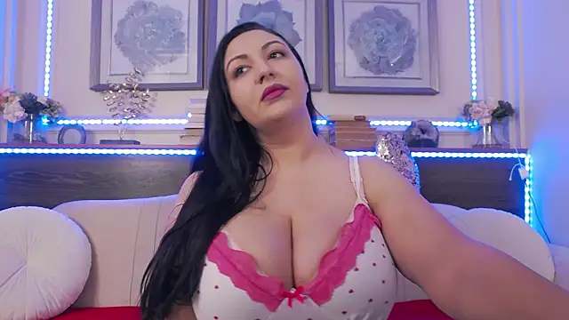 Snapshot of BustyEva_ chatting on January 14, 2026, 5:00 am BustyEva online show from January 14, 2026, 5:00 am