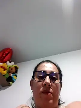 Snapshot of CHARLOTTE_1711 chatting on November 1, 2025, 3:35 am CHARLOTTE 1711 online show from November 1, 2025, 3:35 am