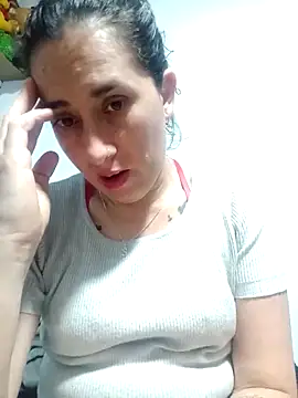 CHARLOTTE 1711 online show from December 19, 2025, 4:49 am