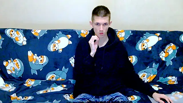 Snapshot of Lester_Broo chatting on October 18, 2025, 12:23 am Lester Broo online show from October 18, 2025, 12:23 am