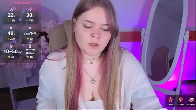 Erica  Alta online show from November 10, 2025, 9:42 pm