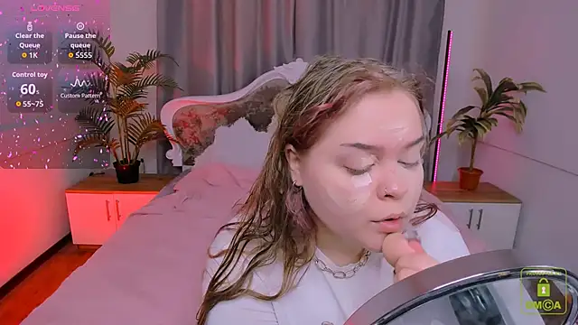 Erica  Alta online show from November 25, 2025, 6:47 am