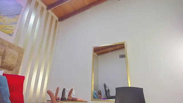 Snapshot of avis_lara chatting on November 6, 2025, 6:34 pm avis lara online show from November 6, 2025, 6:34 pm