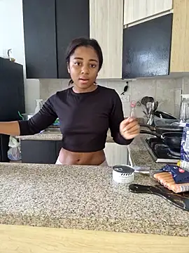 Snapshot of avis_lara chatting on January 16, 2026, 6:23 pm avis lara online show from January 16, 2026, 6:23 pm