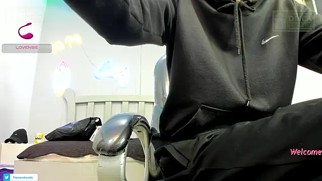 HarolddXL online show from December 4, 2025, 1:32 pm