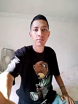 Snapshot of HarolddXL chatting on February 27, 2026, 8:19 pm HarolddXL online show from February 27, 2026, 8:19 pm