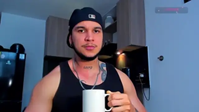 Snapshot of austinoficial chatting on April 5, 2026, 9:21 pm austinoficial online show from April 5, 2026, 9:21 pm