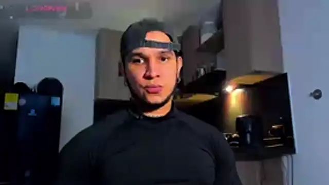 Snapshot of austinoficial chatting on April 21, 2026, 11:00 pm austinoficial online show from April 21, 2026, 11:00 pm