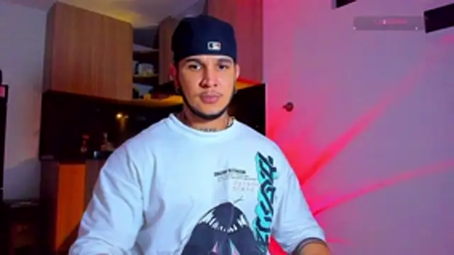 Snapshot of austinoficial chatting on March 27, 2026, 11:16 pm austinoficial online show from March 27, 2026, 11:16 pm