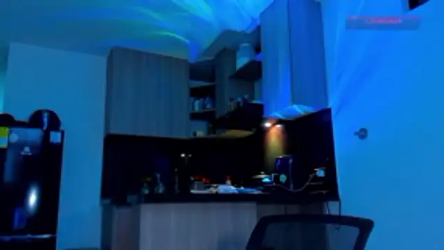 Snapshot of austinoficial chatting on April 6, 2026, 10:00 pm austinoficial online show from April 6, 2026, 10:00 pm