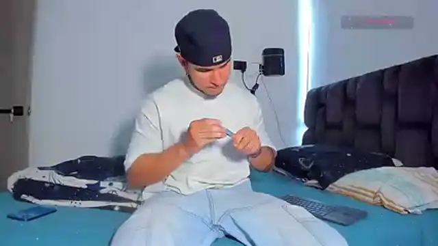 Snapshot of austinoficial chatting on March 13, 2026, 8:58 pm austinoficial online show from March 13, 2026, 8:58 pm