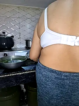 Snapshot of rameshjisex chatting on December 14, 2025, 8:53 am rameshjisex online show from December 14, 2025, 8:53 am