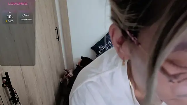 Snapshot of Princezzlove3 chatting on March 13, 2026, 1:27 pm Princezzlove3 online show from March 13, 2026, 1:27 pm