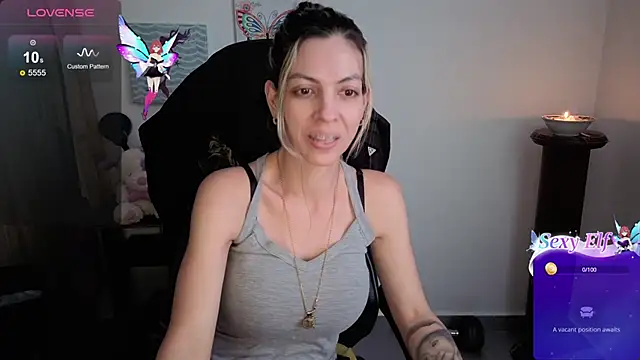 Snapshot of Princezzlove3 chatting on April 29, 2026, 8:04 pm Princezzlove3 online show from April 29, 2026, 8:04 pm