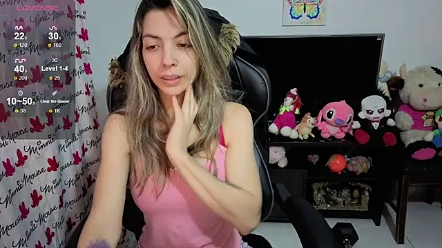 Snapshot of Princezzlove3 chatting on October 5, 2025, 4:09 pm Princezzlove3 online show from October 5, 2025, 4:09 pm