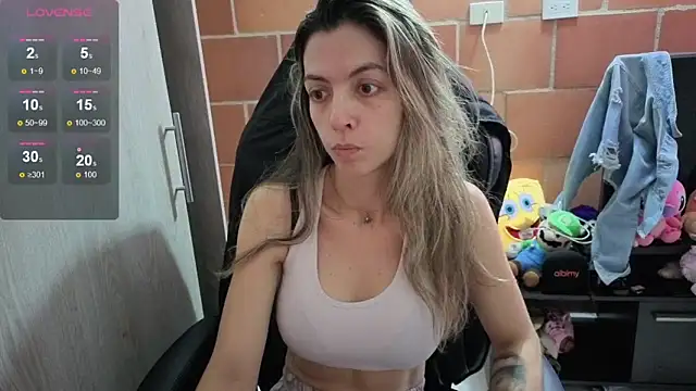 Snapshot of Princezzlove3 chatting on October 9, 2025, 4:29 pm Princezzlove3 online show from October 9, 2025, 4:29 pm