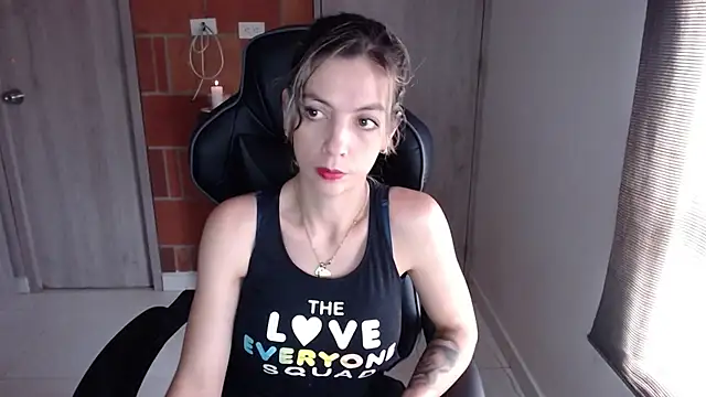 Snapshot of Princezzlove3 chatting on March 1, 2025, 2:34 pm Princezzlove3 online show from March 1, 2025, 2:34 pm