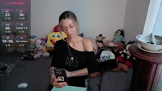 Princezzlove3 online show from February 18, 2026, 12:23 pm