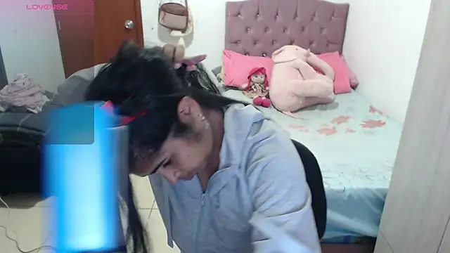 Snapshot of july-feria chatting on November 17, 2025, 10:14 pm july-feria online show from November 17, 2025, 10:14 pm