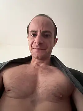 Snapshot of VicesVersa chatting on February 28, 2025, 9:04 am VicesVersa online show from February 28, 2025, 9:04 am