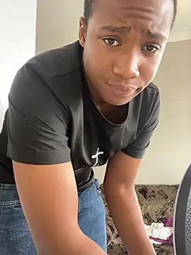 Snapshot of snotLoud chatting on February 17, 2025, 11:23 am snotLoud online show from February 17, 2025, 11:23 am