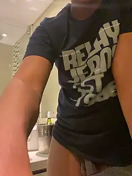 Snapshot of snotLoud chatting on February 23, 2025, 2:14 pm snotLoud online show from February 23, 2025, 2:14 pm