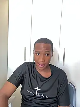 Snapshot of snotLoud chatting on February 14, 2025, 9:55 am snotLoud online show from February 14, 2025, 9:55 am