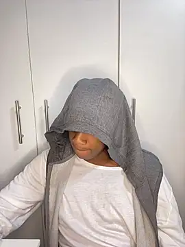 Snapshot of snotLoud chatting on February 25, 2025, 5:30 pm snotLoud online show from February 25, 2025, 5:30 pm