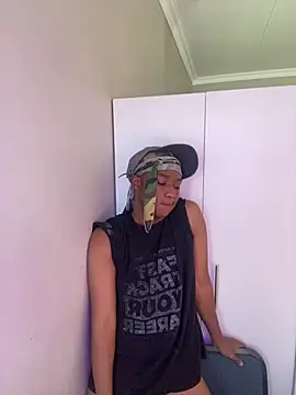 Snapshot of snotLoud chatting on March 23, 2025, 6:05 am snotLoud online show from March 23, 2025, 6:05 am