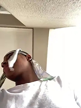 Snapshot of snotLoud chatting on March 15, 2025, 7:31 am snotLoud online show from March 15, 2025, 7:31 am