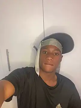 Snapshot of snotLoud chatting on March 21, 2025, 2:40 pm snotLoud online show from March 21, 2025, 2:40 pm