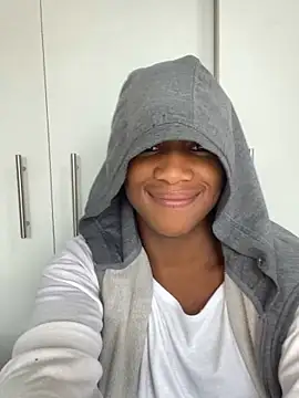 Snapshot of snotLoud chatting on February 28, 2025, 5:48 am snotLoud online show from February 28, 2025, 5:48 am