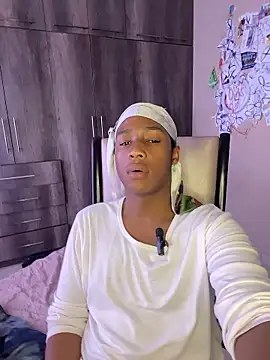 Snapshot of snotLoud chatting on January 10, 2026, 12:11 pm snotLoud online show from January 10, 2026, 12:11 pm