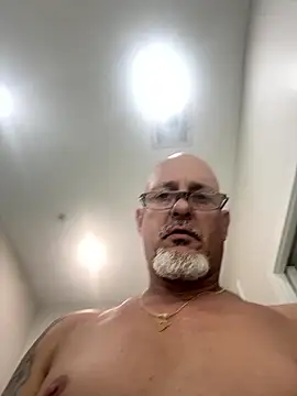 Snapshot of carlospingalinda chatting on January 16, 2026, 11:31 pm carlospingalinda online show from January 16, 2026, 11:31 pm