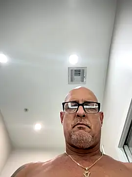 Snapshot of carlospingalinda chatting on September 21, 2025, 11:10 pm carlospingalinda online show from September 21, 2025, 11:10 pm