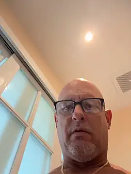 Snapshot of carlospingalinda chatting on September 24, 2025, 8:37 pm carlospingalinda online show from September 24, 2025, 8:37 pm