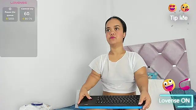 Snapshot of AnieRey chatting on February 23, 2026, 8:53 pm AnieRey online show from February 23, 2026, 8:53 pm