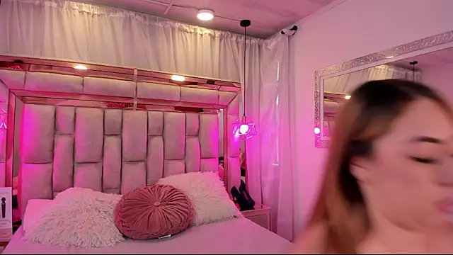 Katalina Evans online show from November 25, 2025, 11:10 am